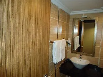 Osaka Airport Otel 3*