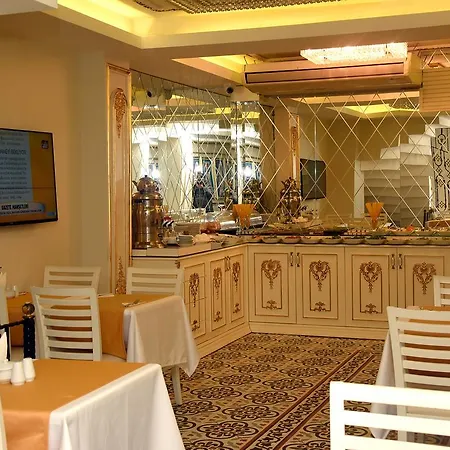 Town Hotel 3*