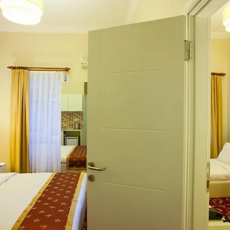 Istanburg Efes Otel 2*