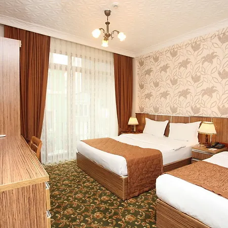 Town Hotel 3*