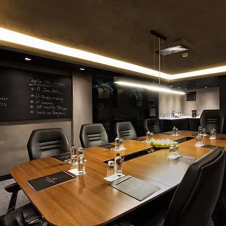 81号城市阁楼酒店 酒店 4*