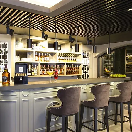 81号城市阁楼酒店 4*