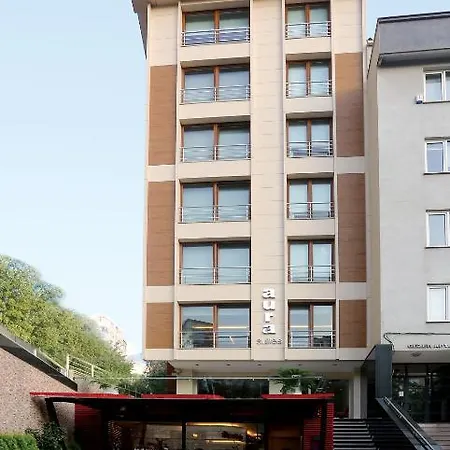 Aura Aparthotel
