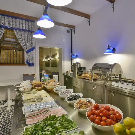 Life Hotel 4*