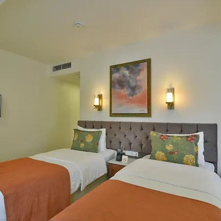 Life Hotel 4*