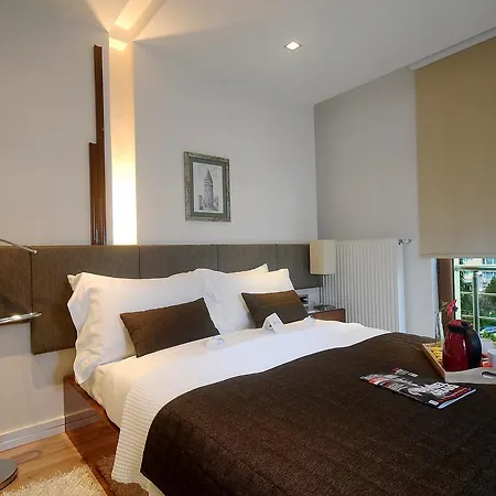 Aparthotel Aura 2*