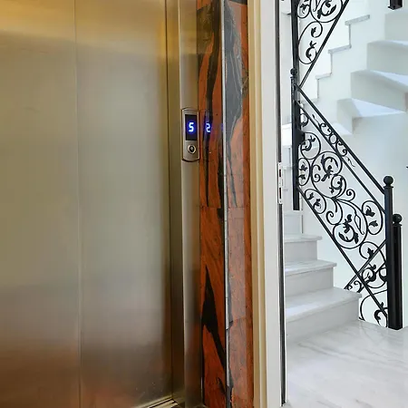 Life Hotel 4*