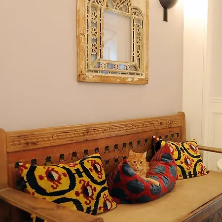 Empress Zoe Hotell 2*