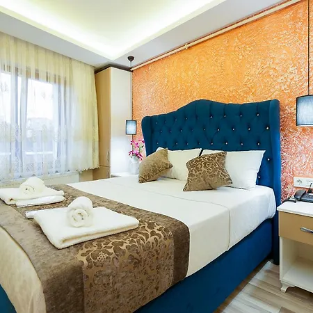 Taksim Celebi Apart Otel 5*
