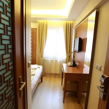 Sirkeci Park 3*