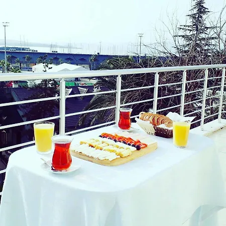 Tuzla Hilal Hotell *