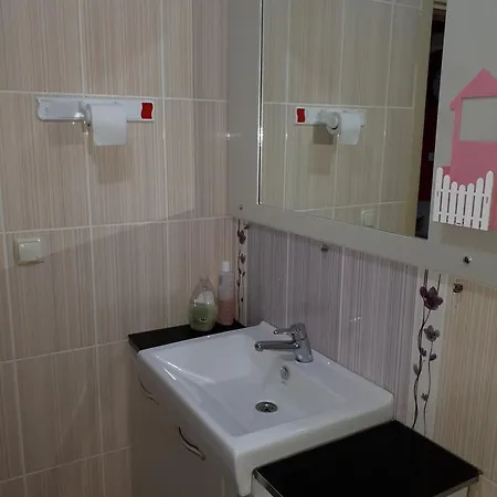 Tuzla Hilal Hotell *