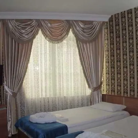 Omega Luxx Hotel 3*