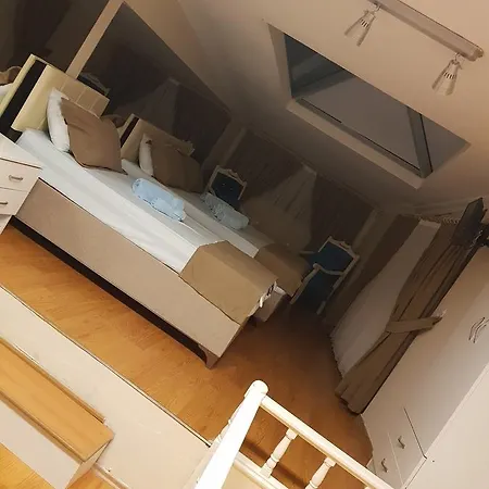 Blue Bed & Breakfast