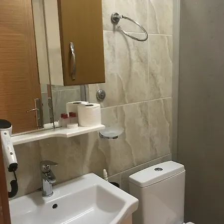 ألتينبوينوز فاميلي 2*