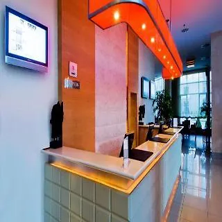 Wow Airport Szálloda 4*