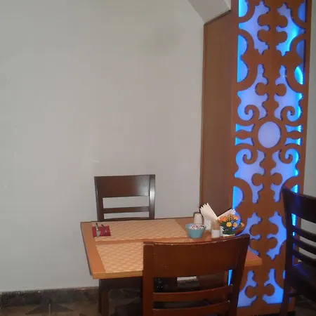 מלון Jakaranda 3*