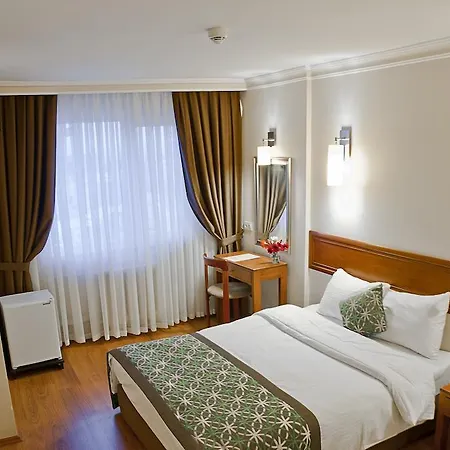 Avlonya 3*