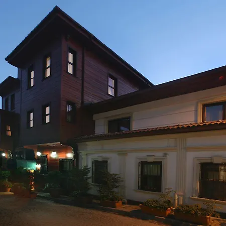Garden House - Special Class Hotel