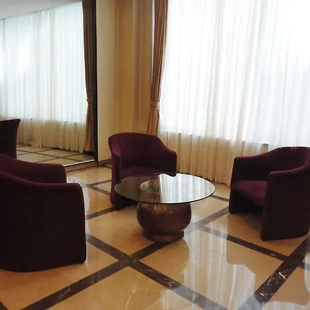 Aden Hotel 3*