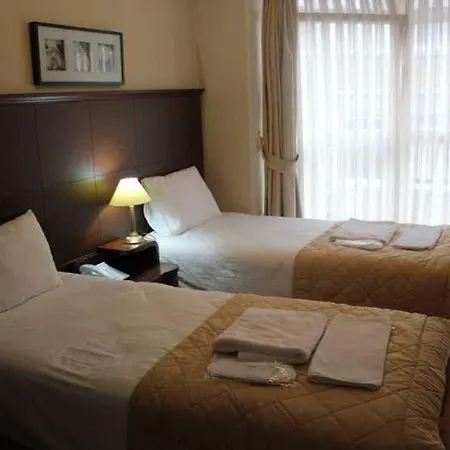 Otel Mono 2*