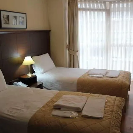 Otel Mono 2*