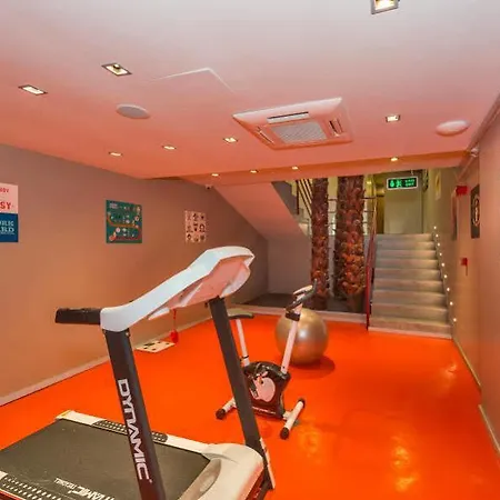 Hotel Taksim Nis - Istiklal Street