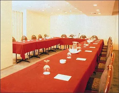 Aden Hotel 3*