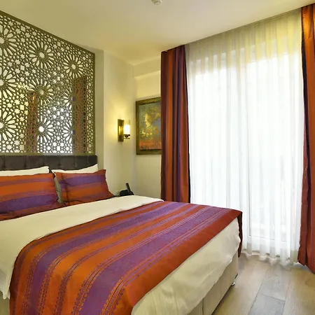 Life Hotel 4*