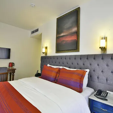 Life Hotel 4*