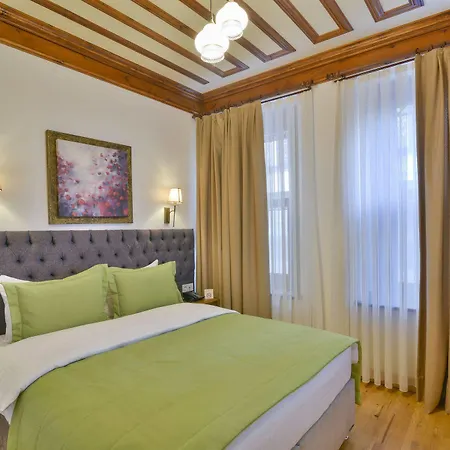 Life Hotel 4*