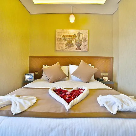 Corner Laleli Hotell 3*