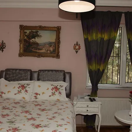 Oda ve Kahvaltı Yesim Suites 3*