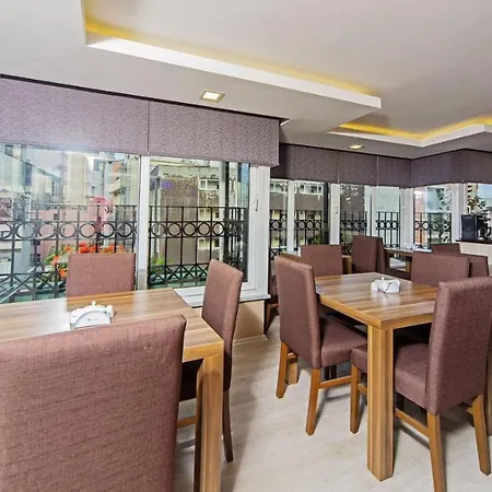 Otel Pera Arya 3*