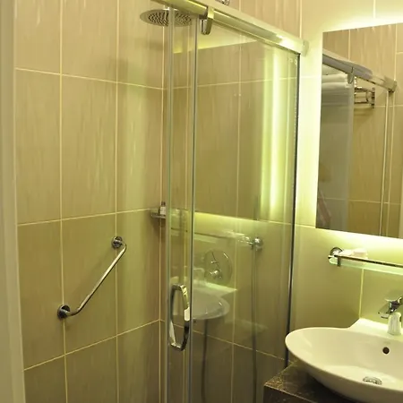 Centrum Hotel 2*