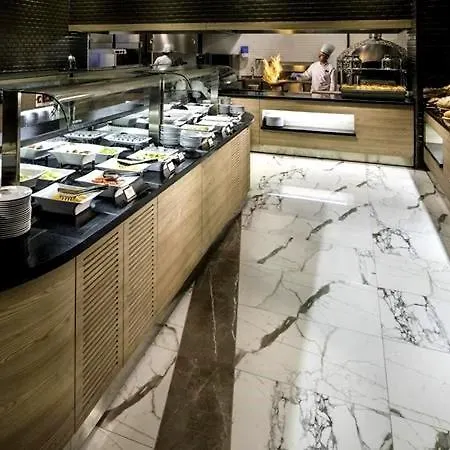 Toraman Hotel *