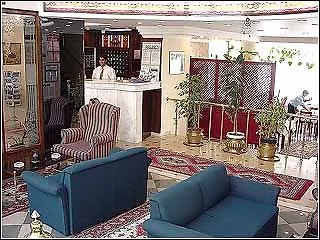 Отель Avlonya