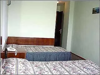 Avlonya Отель