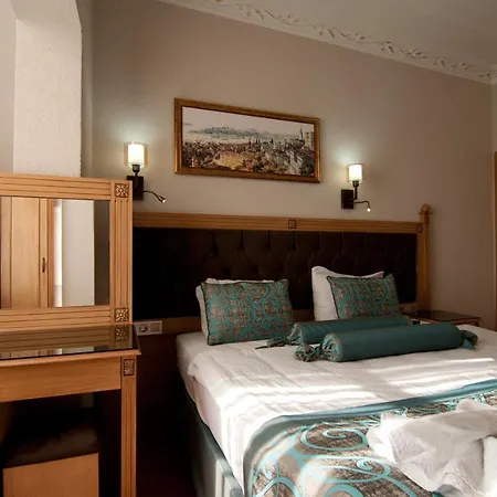Hotel Blue Tuana Old City 3*