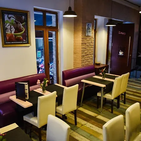 Corner Living Space Bed & Breakfast 3*