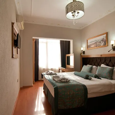 Blue Tuana Old City Hotel 3*