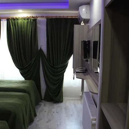 Kaya Madrid 3*