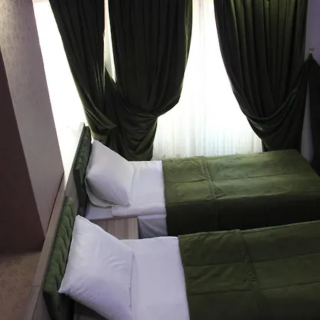 Kaya Madrid 3*