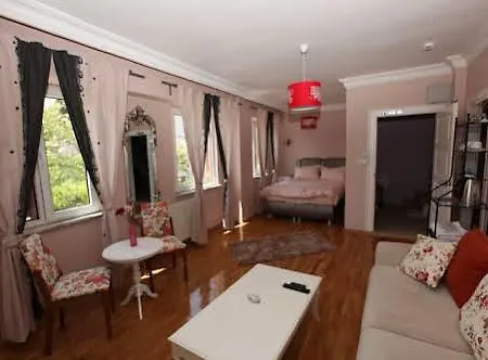 Oda ve Kahvaltı Yesim Suites 3*