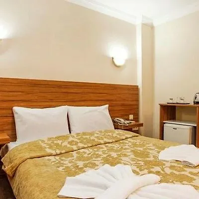 Casa Mia Old Hotell 3*