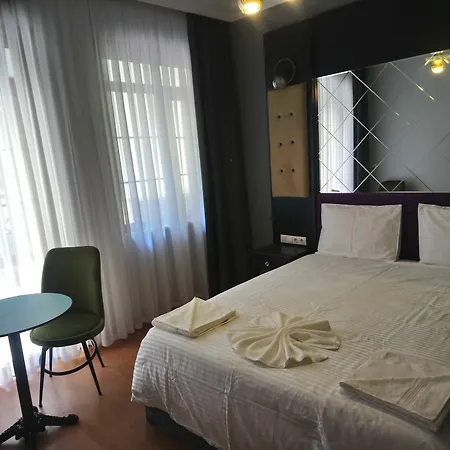 Royal Garden And Отель 3*