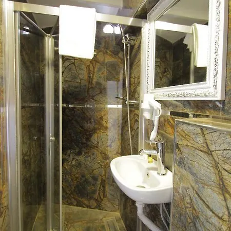 Hotel Grand Fm Istanboel