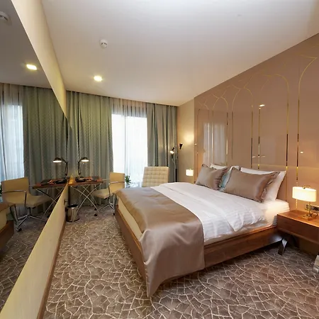 إنيرا بندك