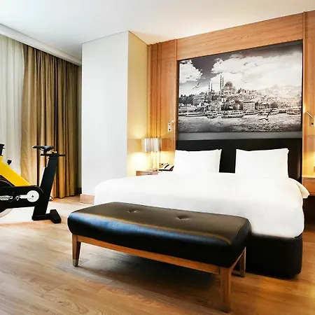 Tryp By Wyndham Basin Ekspres Hotel 5*
