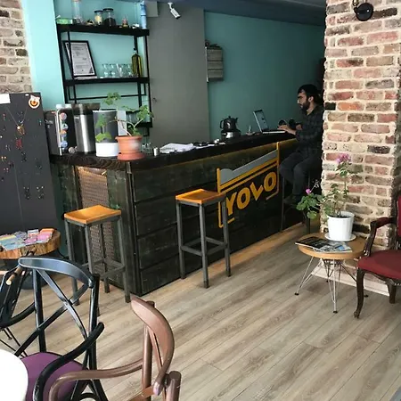 Hostel Yolo